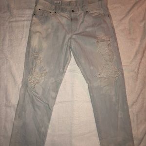 Distressed & Bleached boyfriend jeans